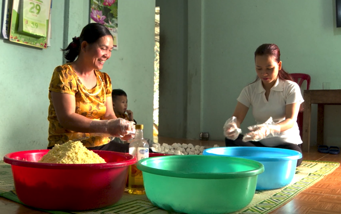 Bánh ít chợ làng