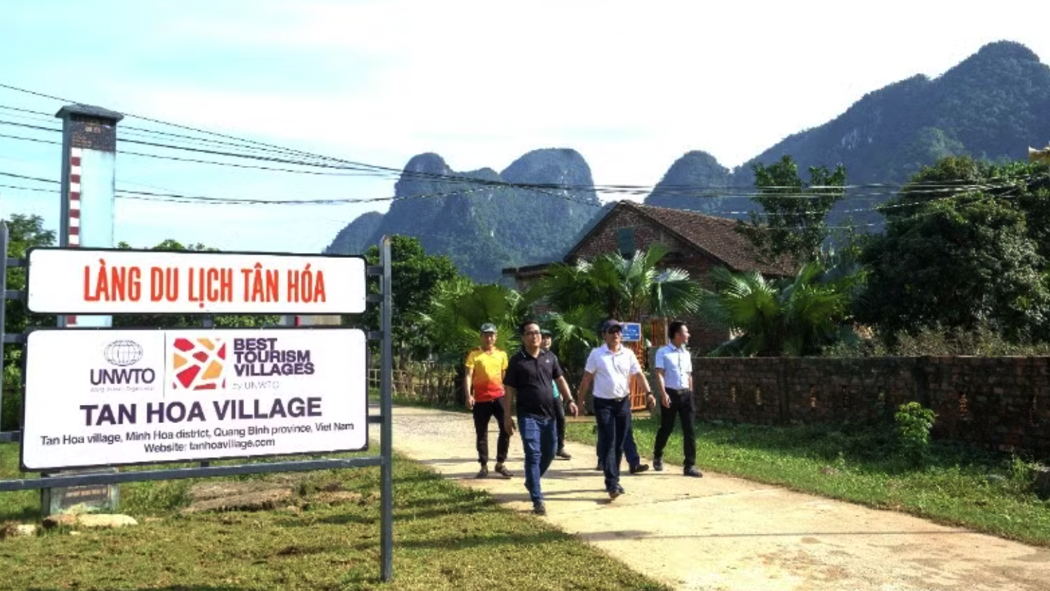 Làng du lịch tốt nhất thế giới Tân Hóa vẫn được giữ nguyên tên gọi trên cơ sở sáp nhập các thôn của xã Tân Hóa cũ.