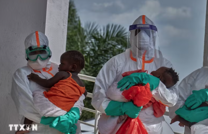 WHO khởi động thử nghiệm lâm sàng mới điều trị Ebola tại CHDC Congo