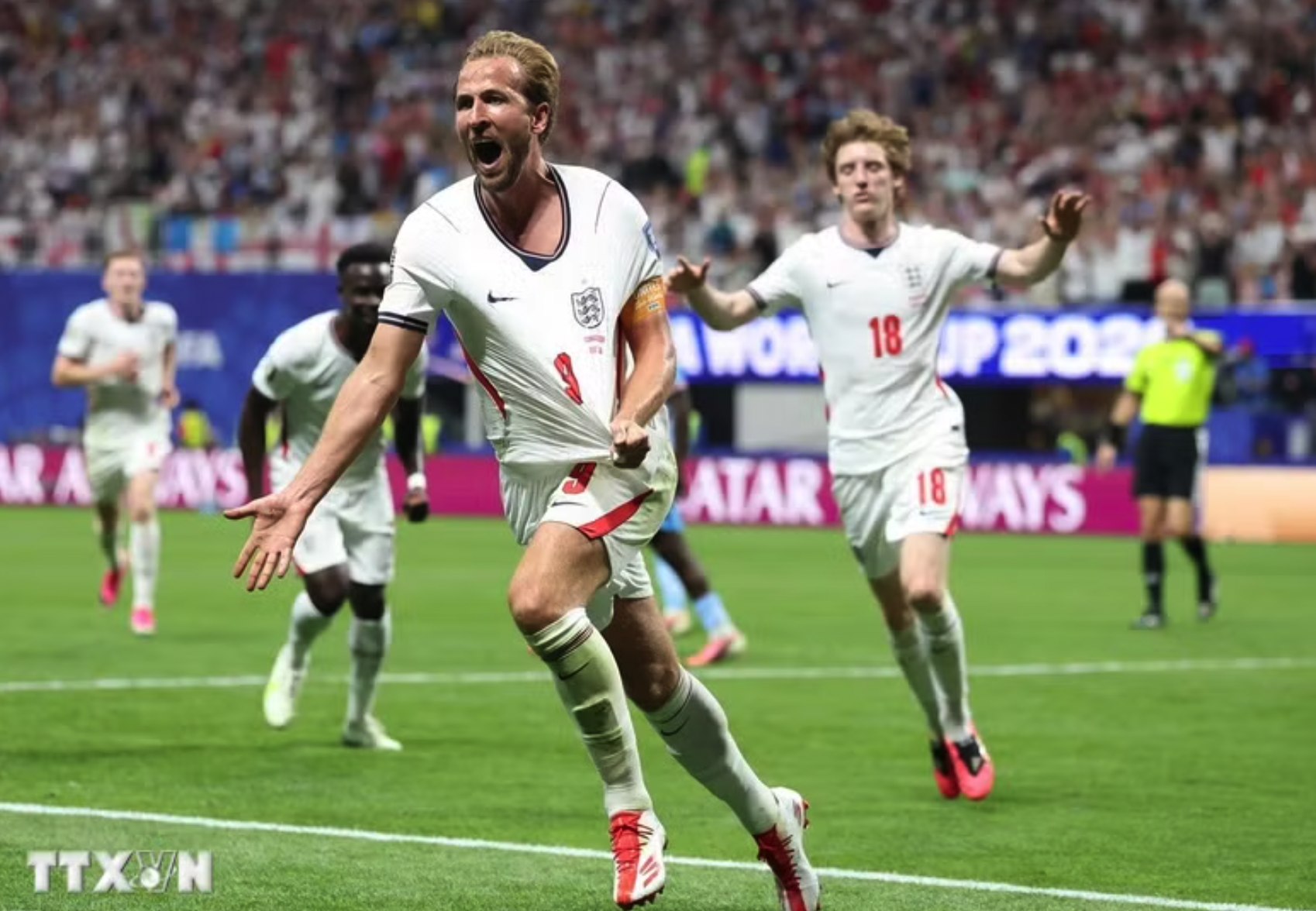 Harry Kane tỏa sáng với cú đúp siêu phẩm, giúp tuyển Anh giành chiến thắng 2-1 trước CHDC Congo. (Ảnh: THX/TTXVN phát)