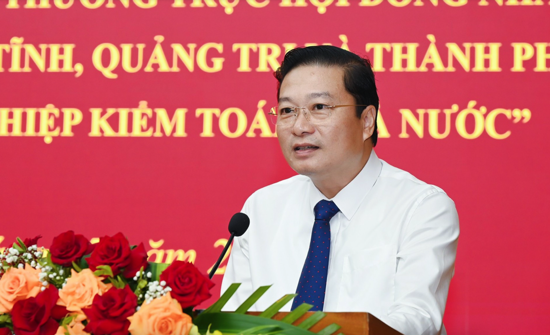 Đồng chí Lê Hồng Vinh, Phó Bí thư Tỉnh ủy, Chủ tịch UBND tỉnh Quảng Trị phát biểu khai mạc hội nghị - Ảnh: X.P