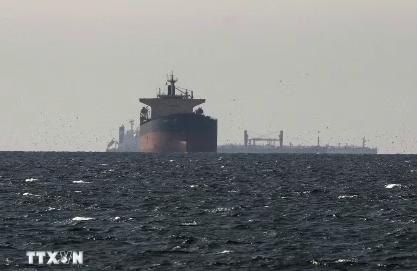 Quang cảnh eo biển Hormuz ngày 20/6/2026. (Ảnh: THX/TTXVN phát)