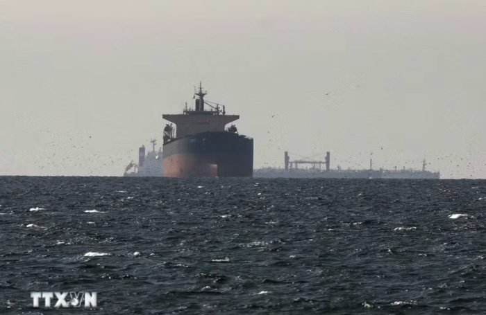 Mỹ và Iran tiếp tục tranh cãi về quyền kiểm soát eo biển Hormuz