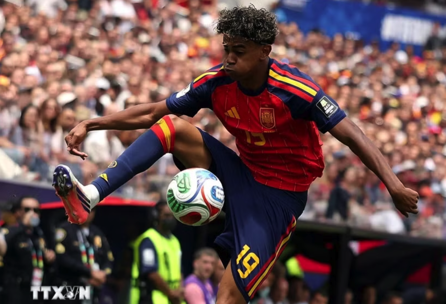 Yamal được kỳ vọng tỏa sáng ở trận Pháp-Tây Ban Nha tại bán kết World Cup 2026. (Ảnh: AFP/TTXVN)