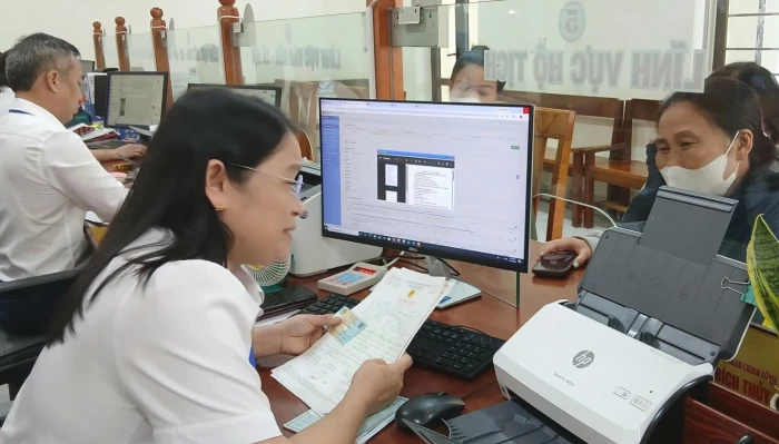 Hướng đến sự hài lòng của người dân