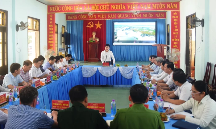 Lãnh đạo UBND tỉnh làm việc với xã Triệu Bình