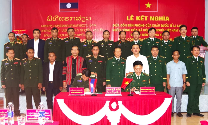 Chung tay bảo vệ biên giới Việt Nam-Lào