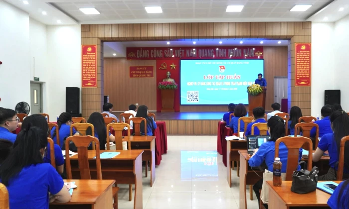 Trang bị kỹ năng cho cán bộ Đoàn