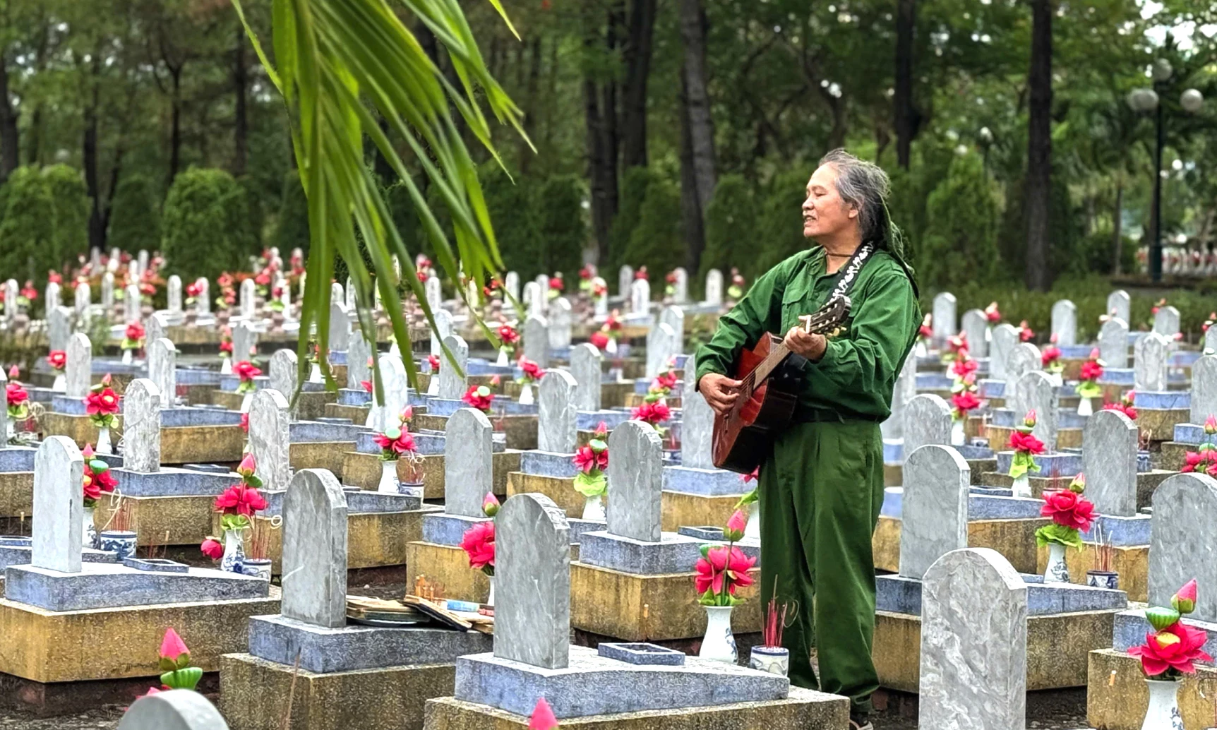 Viết tiếp 'khát vọng sống và yêu'