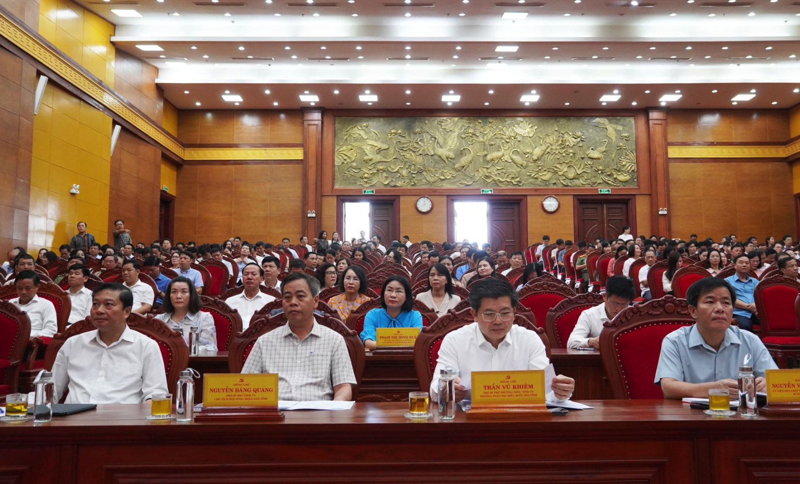 Các đại biểu tham dự hội nghị tại điểm cầu Tỉnh ủy Quảng Trị - Ảnh: X.P