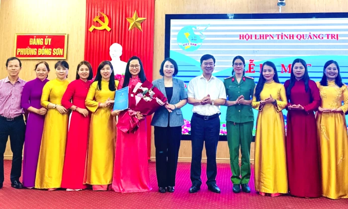 Ra mắt mô hình điểm 'Tổ Phụ nữ chuyển đổi số cộng đồng'