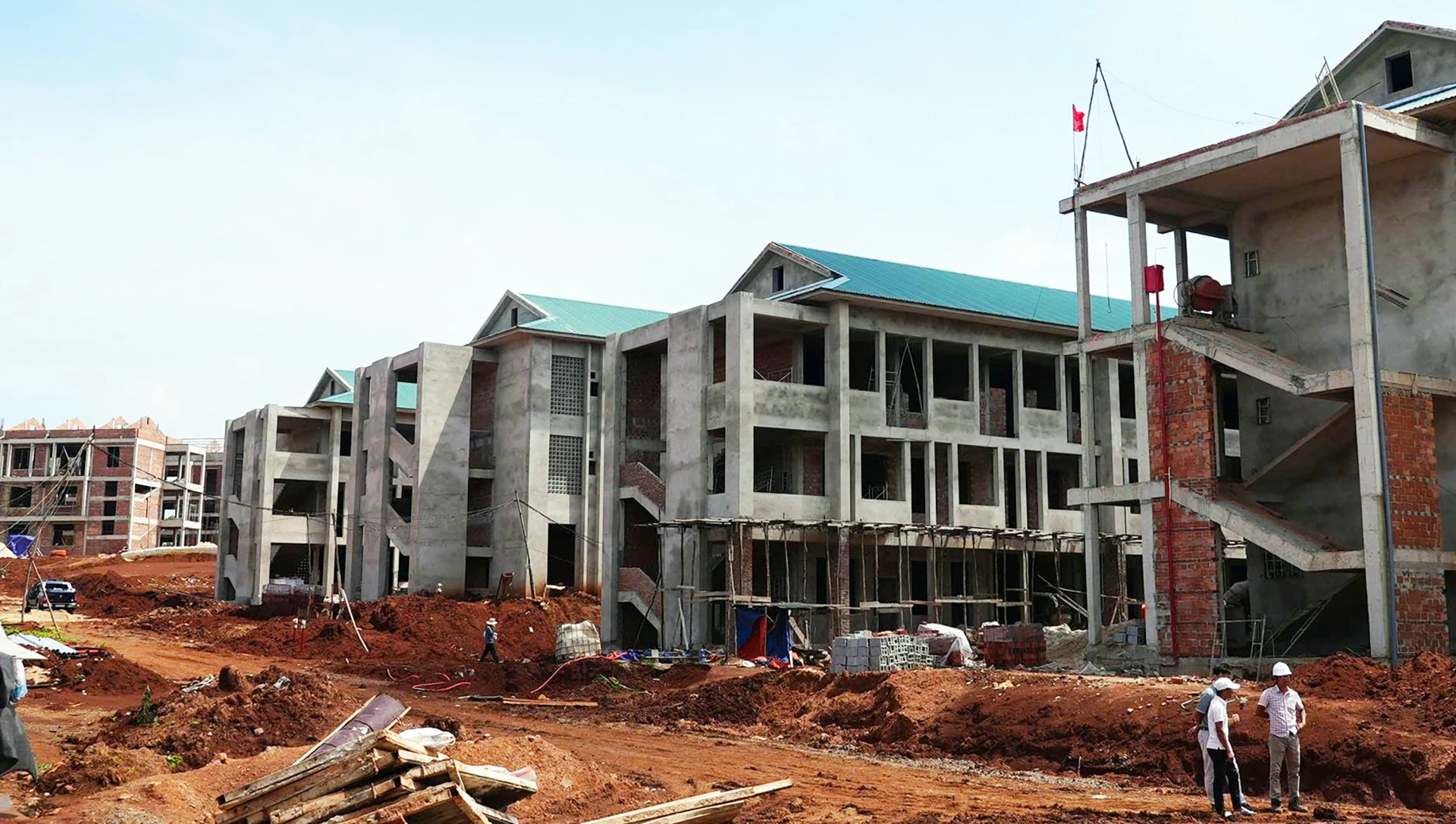 Dự án Trường nội trú tiểu học và THCS Hướng Phùng thuộc Dự án trường học nội trú liên cấp vùng biên đang được đẩy nhanh tiến độ - Ảnh: N.M