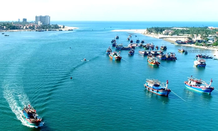 Hậu cần cho ngư dân vươn khơi xa