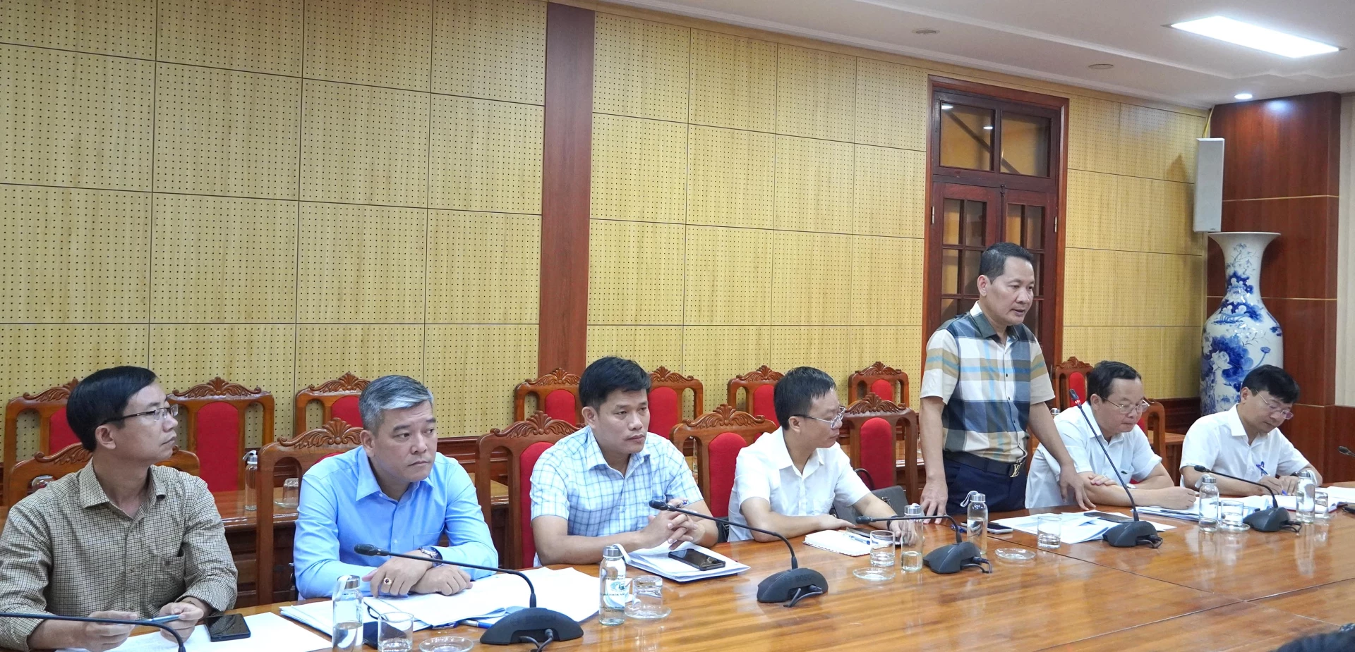 Đại diện lãnh đạo các ngành chức năng phát biểu, trao đổi ý kiến - Ảnh: H.Tr.