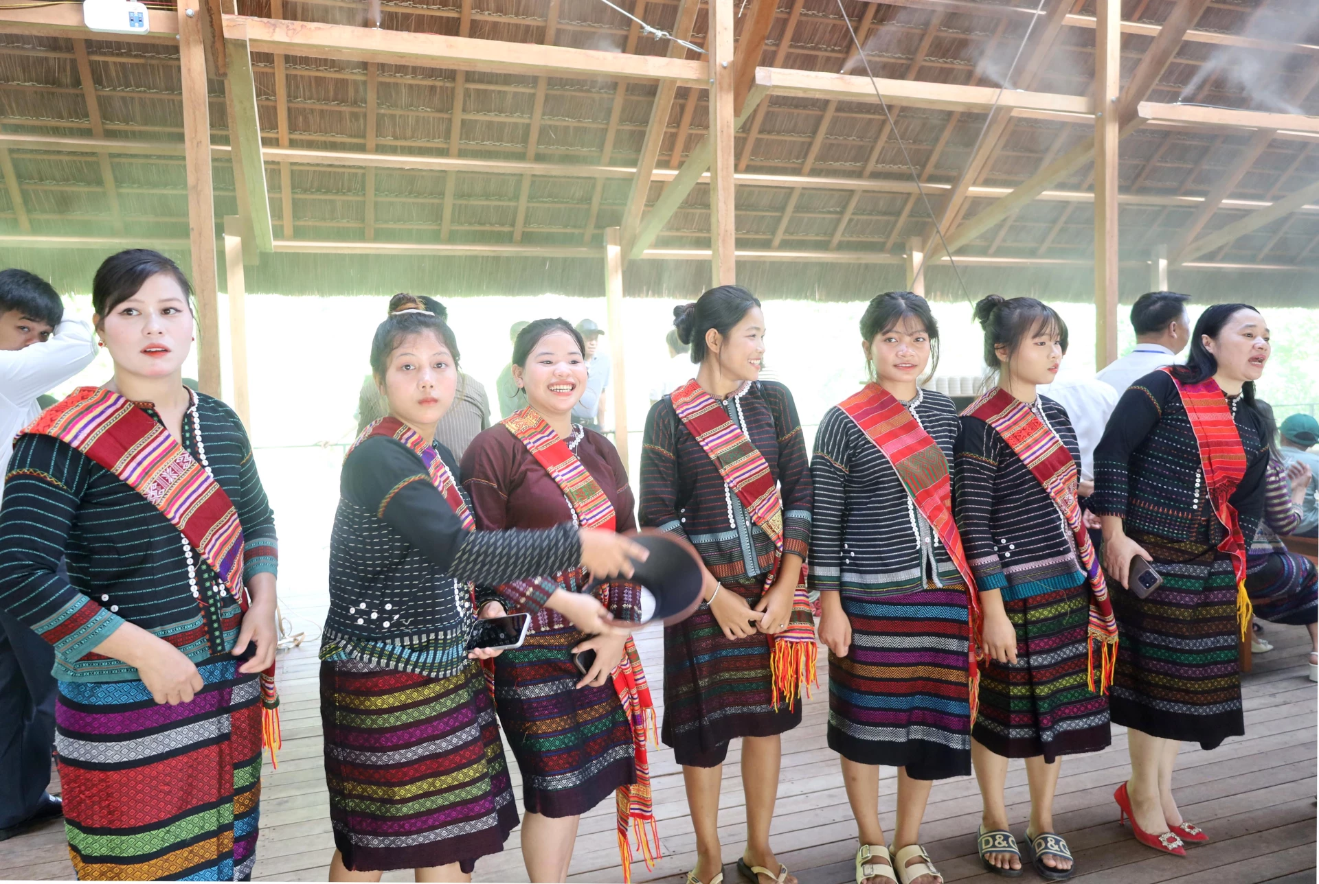 Những trang phục đồng bào Bru-Vân Kiều xã Kim Ngân mặc đi tham dự lễ hội Mừng cơm mới năm 2026 - Ảnh: V.M 