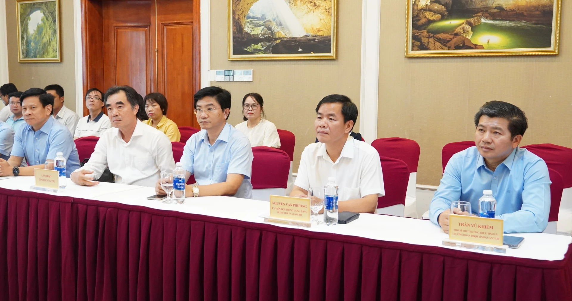 Đại biểu tham dự buổi lễ - Ảnh: Q.V