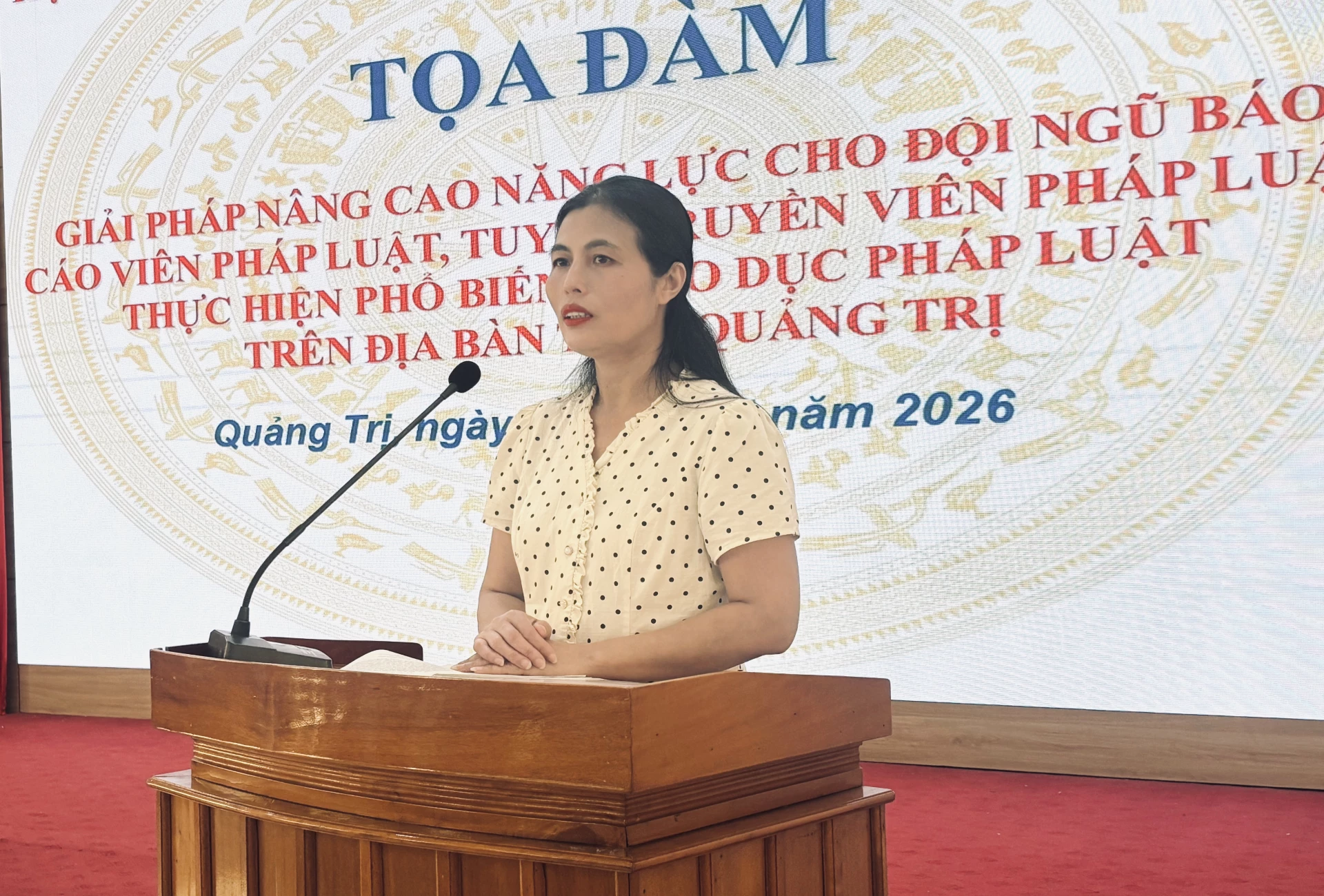 Đại diện Sở Dân tộc và Tôn giáo tham luận tại buổi tọa đàm - Ảnh: K.H