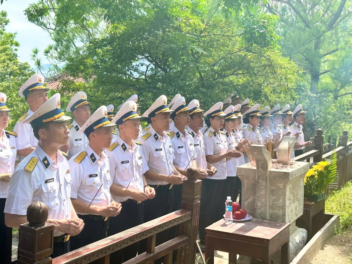 Bộ Tư lệnh Vùng 3 Hải quân tri ân tại các 'địa chỉ đỏ'