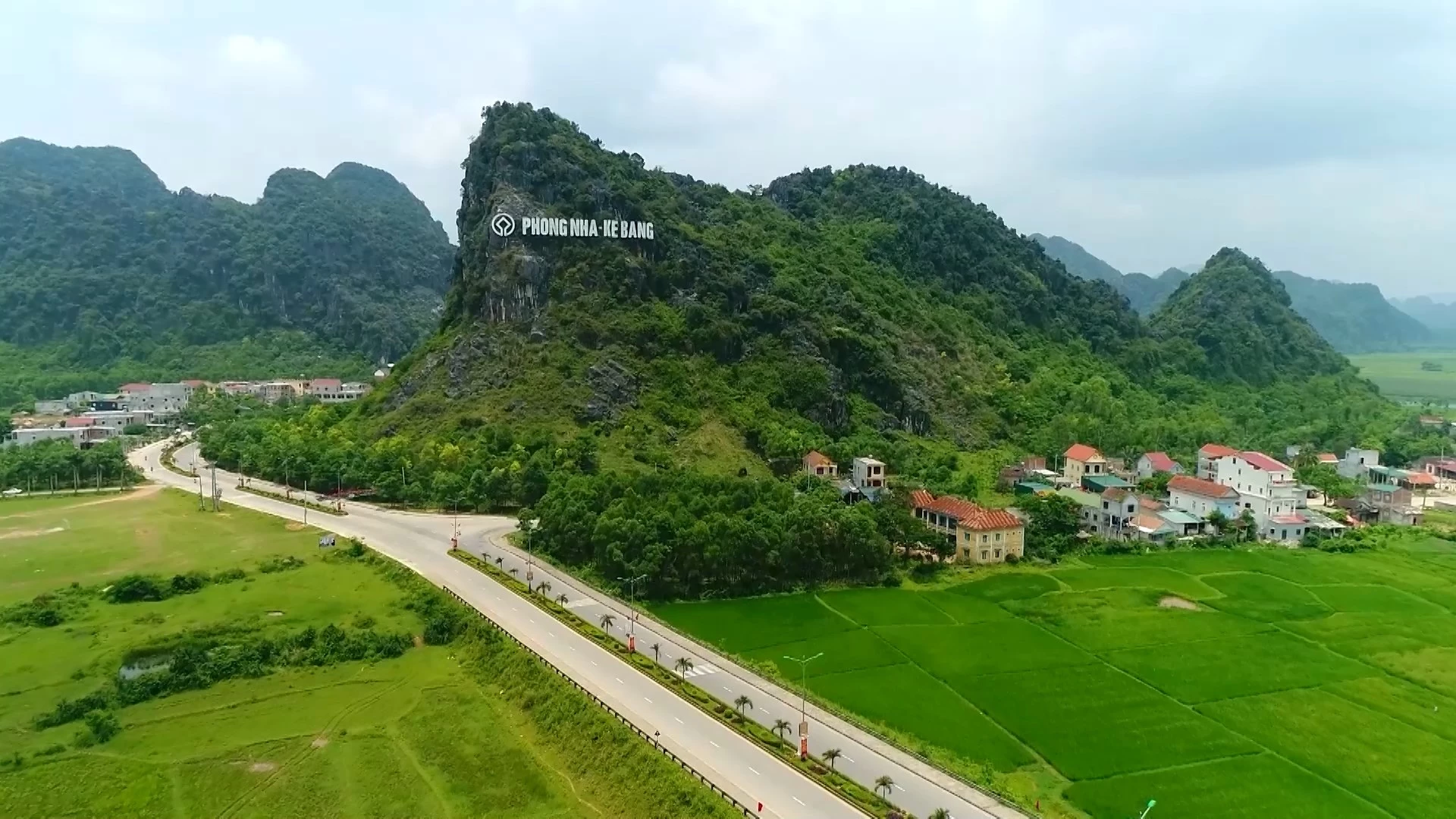 Khu du lịch Phong Nha-Kẻ Bàng được công nhận Khu du lịch cấp tỉnh sẽ mở ra cơ hội lớn cho phát triển du lịch bền vững - Ảnh: B.C

