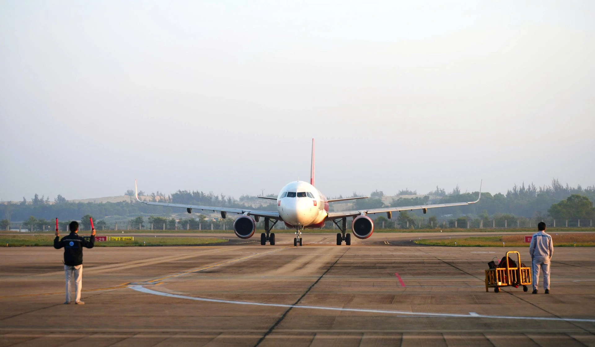 Việc mở thêm đường bay mới giúp Cảng hàng không Đồng Hới đáp ứng nhu cầu đi lại ngày càng tăng của hành khách - Ảnh: T.Đ