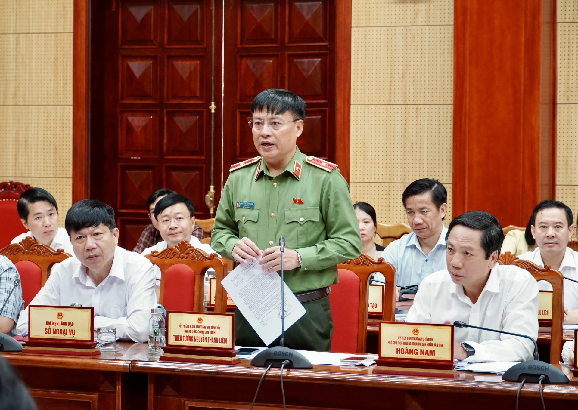 Thiếu tướng Nguyễn Thanh Liêm, Ủy viên Ban Thường vụ Tỉnh ủy, Giám đốc Công an tỉnh phát biểu tại buổi làm việc - Ảnh H.N