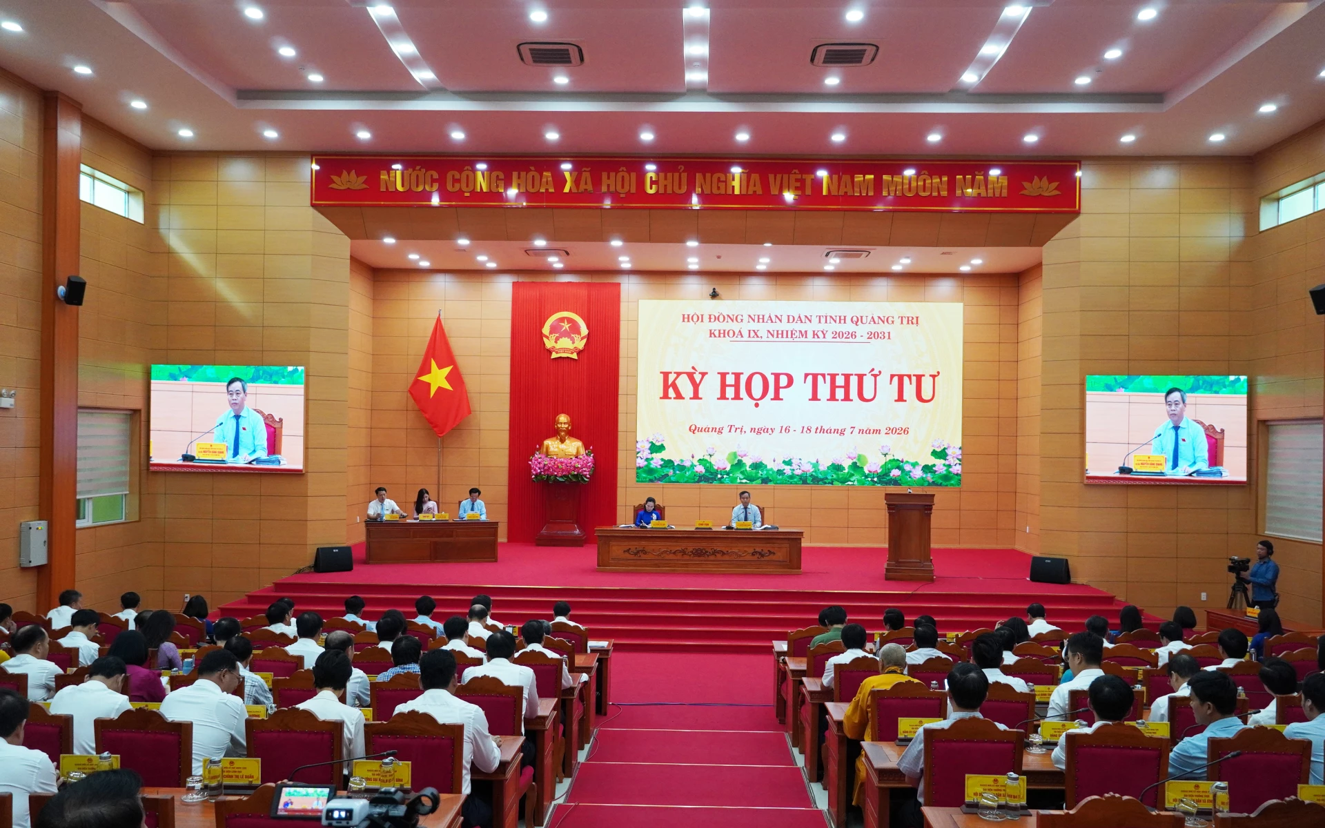Toàn cảnh kỳ họp - Ảnh: X.P