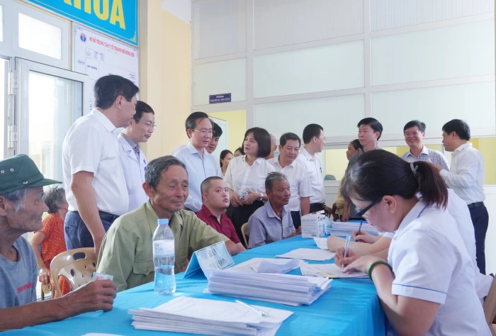 Phát động chiến dịch khám sức khỏe định kỳ, khám sàng lọc cho người dân