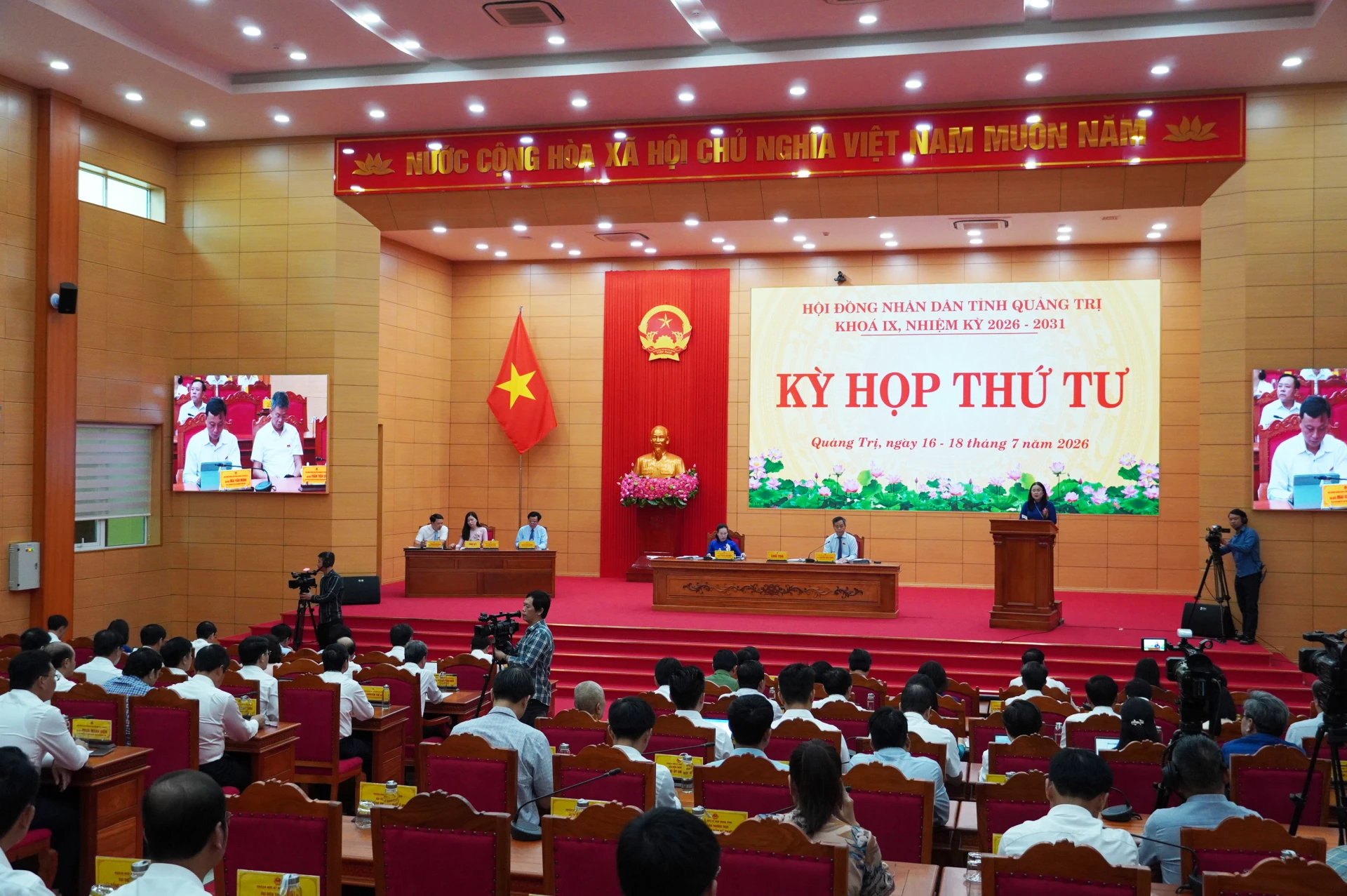 Toàn cảnh kỳ họp - Ảnh: X.P