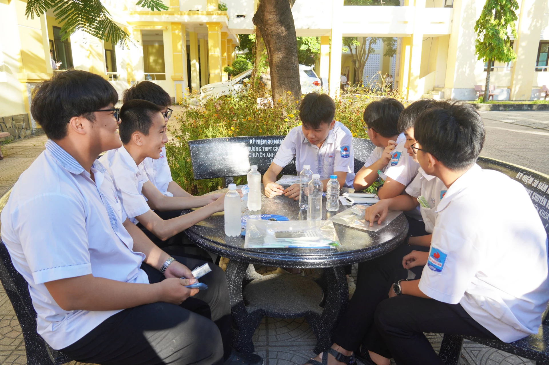 Việc điều chỉnh chỉ tiêu tuyển sinh nhằm tạo điều kiện để học sinh tốt nghiệp THCS đều có cơ hội tiếp tục học tập.