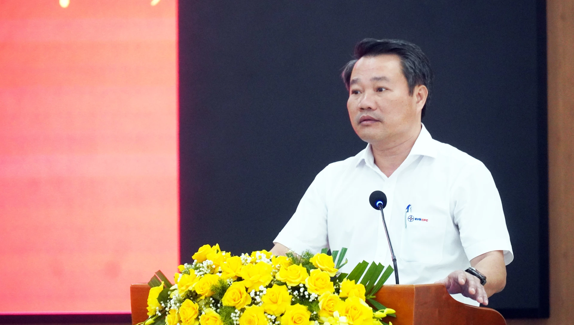 Đại biểu thảo luận tại hội nghị - Ảnh: N.M