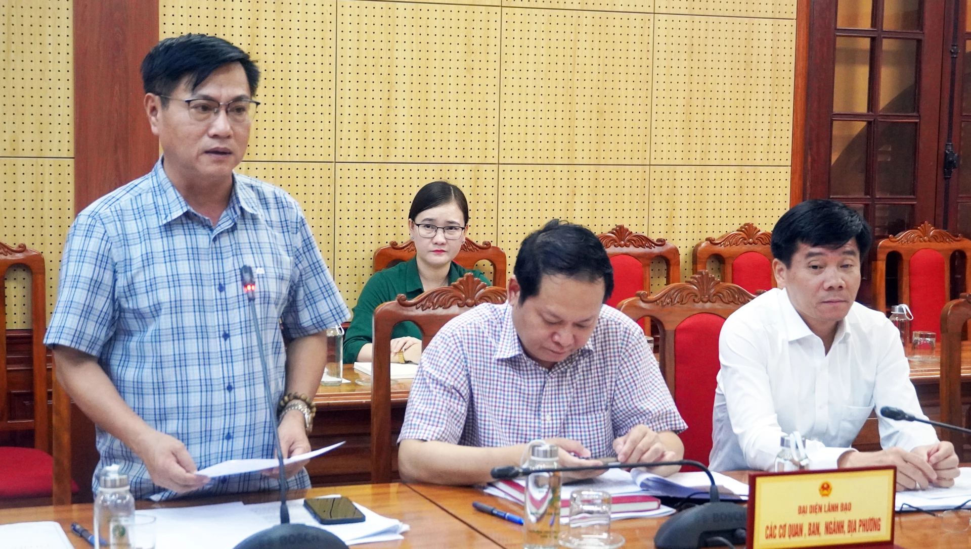 Đại biểu thảo luận tại buổi làm việc - Ảnh: N.M