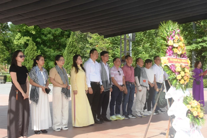 Câu lạc bộ Doanh nhân Quảng Trị tri ân các anh hùng liệt sĩ
