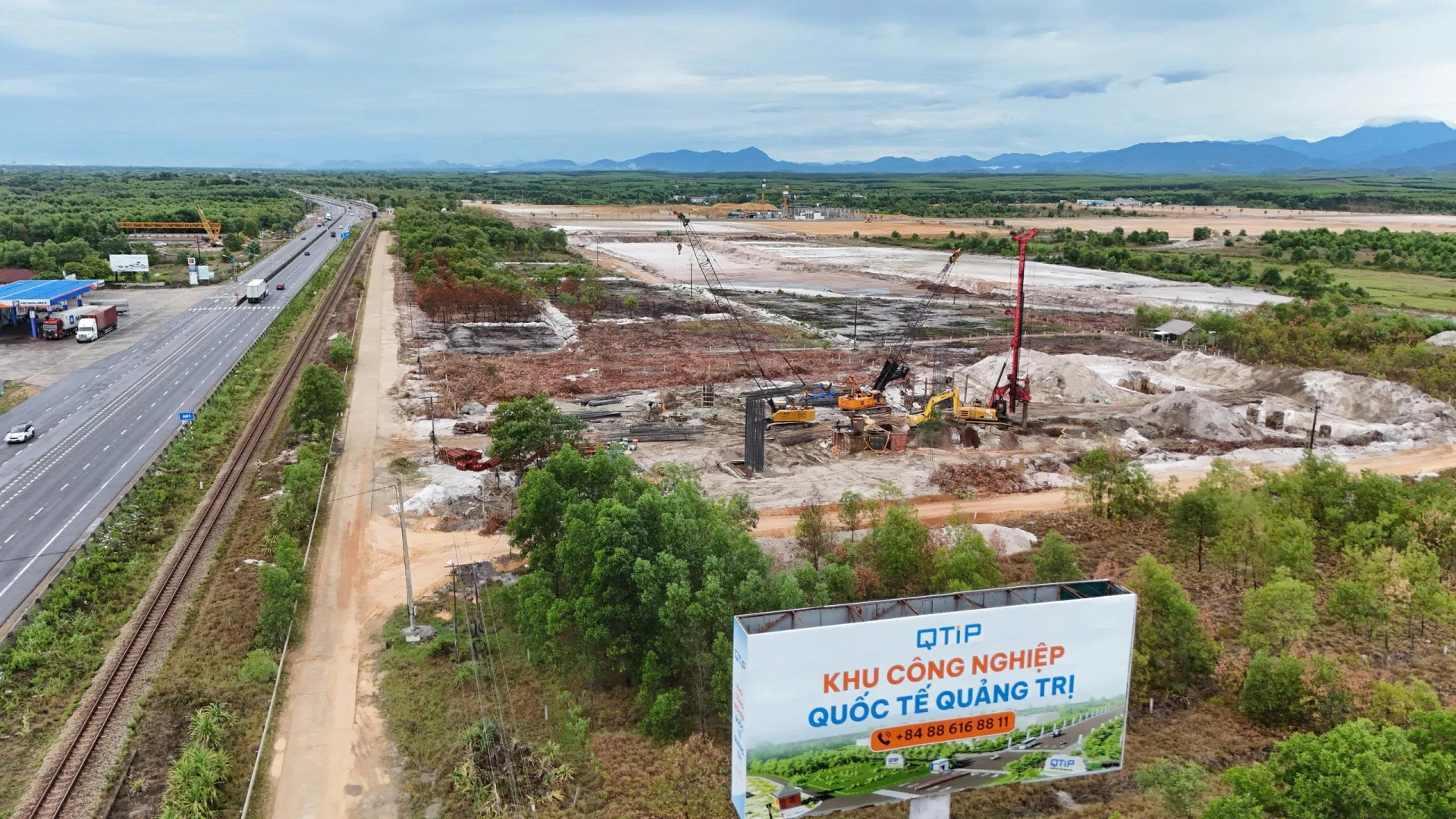Khu Công nghiệp Quảng Trị đang được xây dựng trên địa bàn xã Diên Sanh, mở ra không gian phát triển mới cho địa phương - Ảnh: Đ.V