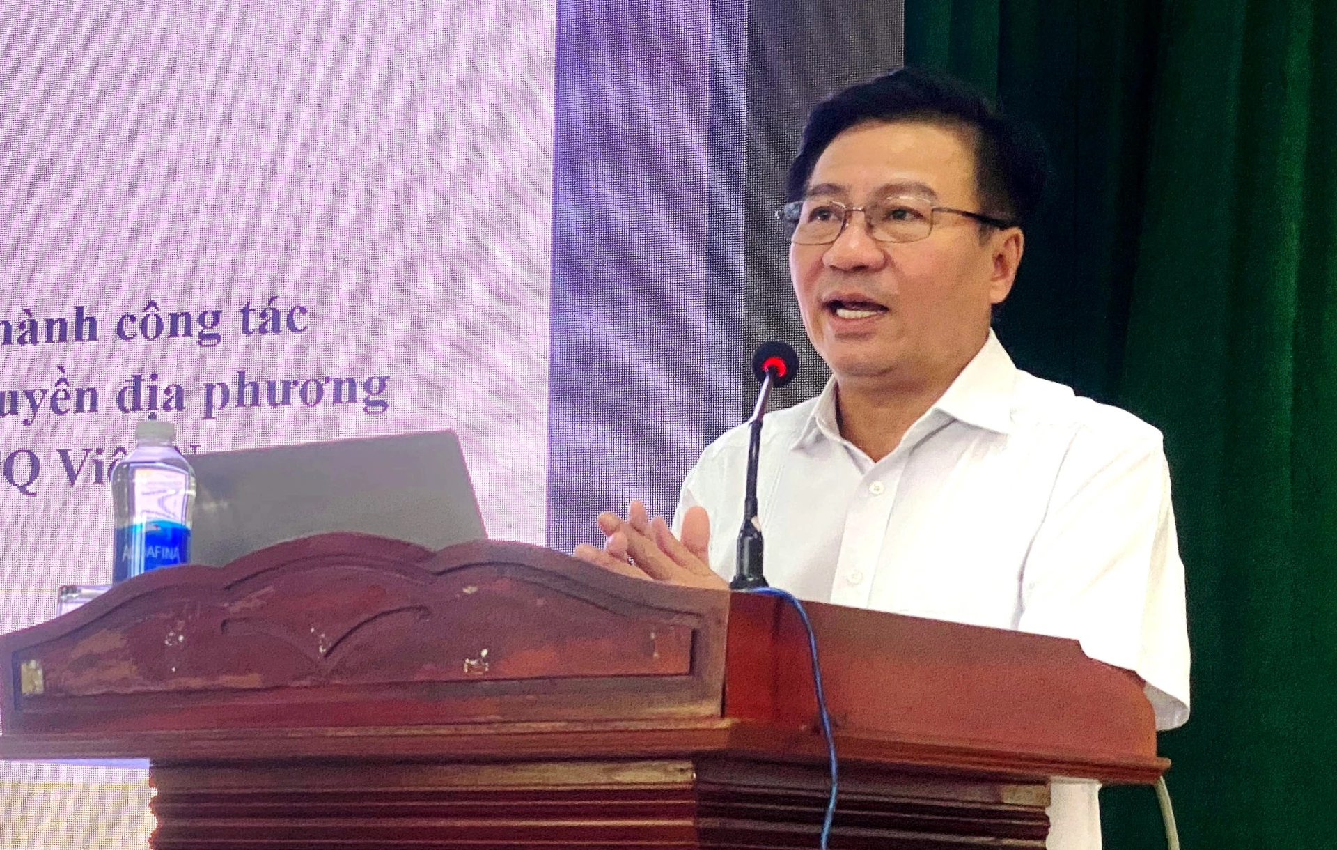 Đồng chí Đào Mạnh Hùng, Phó Chủ tịch Thường trực Ủy ban MTTQ Việt Nam tỉnh phát biểu bế mạc tại hội nghị - Ảnh: Đ.V