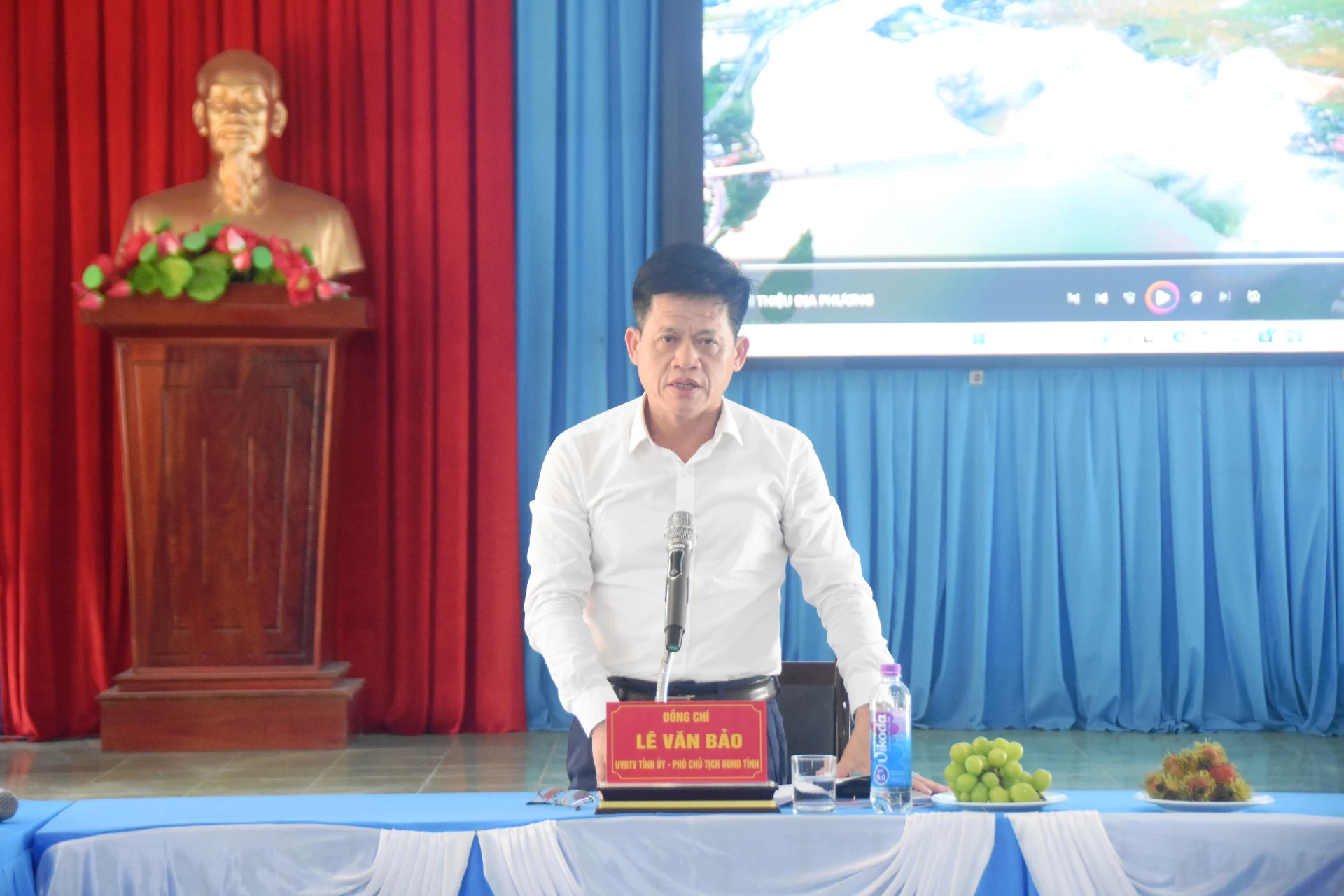Đồng chí Lê Văn Bảo, Phó Chủ tịch UBND tỉnh phát biểu kết luận buổi làm việc - Ảnh: Đ.V