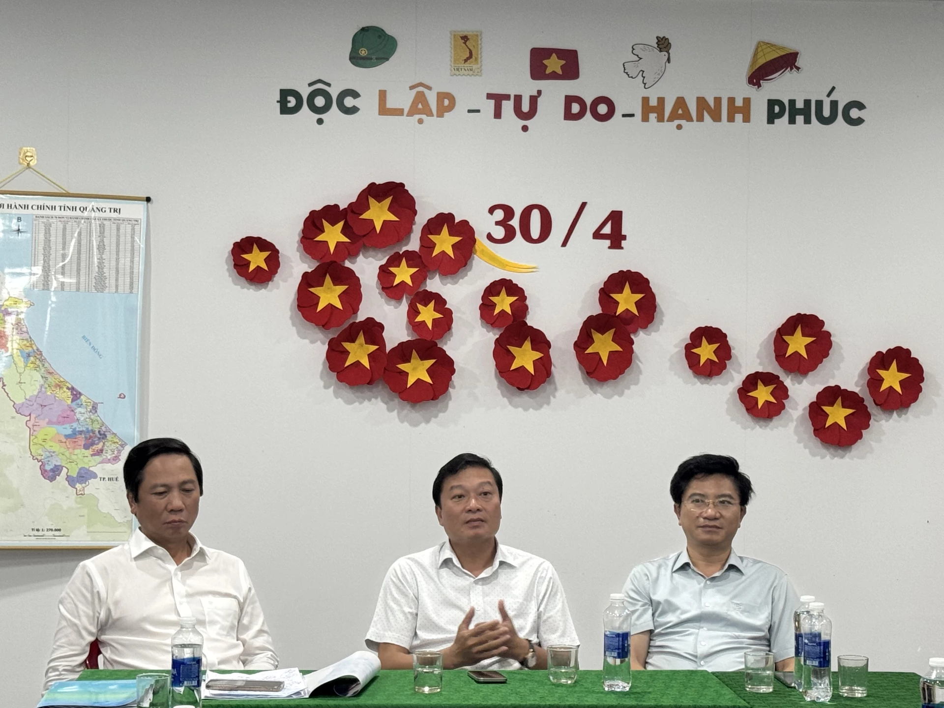 Chủ tịch UBND tỉnh Lê Hồng Vinh cầu các đơn vị tiếp tục rà soát, hoàn thiện từng hạng mục- Ảnh: Mai Linh