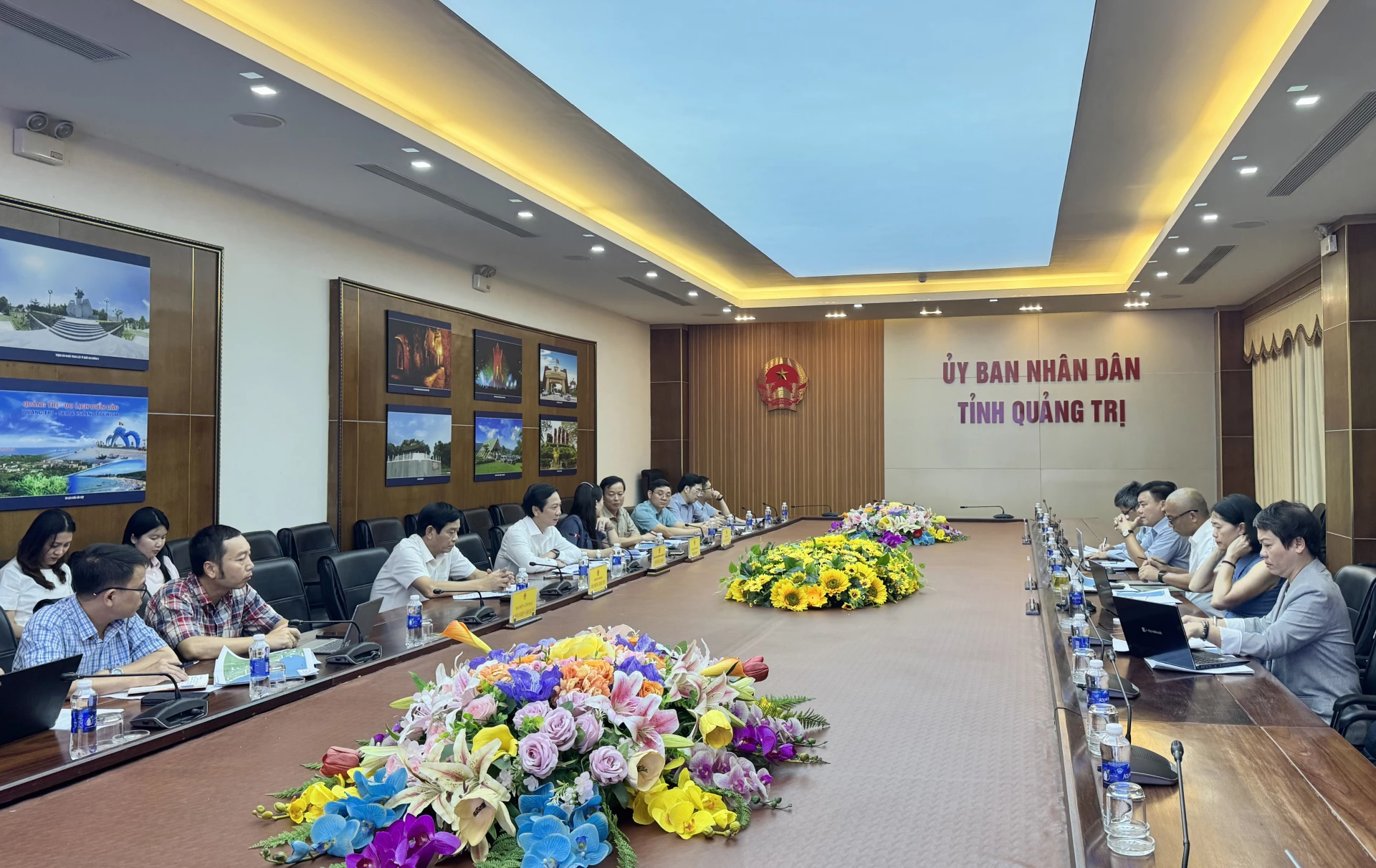 Quang cảnh buổi làm việc- Ảnh: Mai Linh