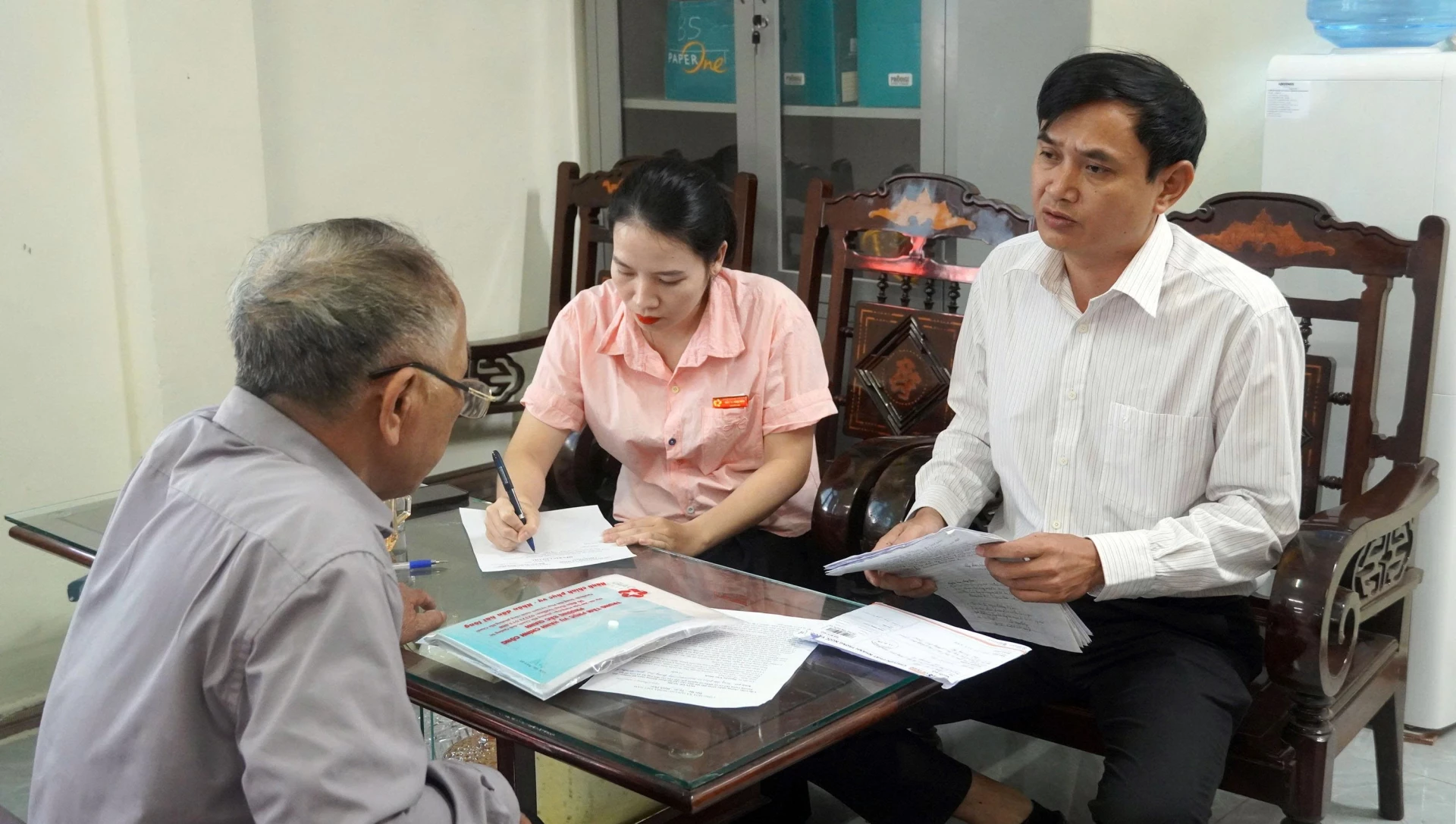 Mô hình chính quyền địa phương 2 cấp tại phường Bắc Gianh vận hành hiệu quả, cán bộ gần dân, sát dân hơn - Ảnh: N.M