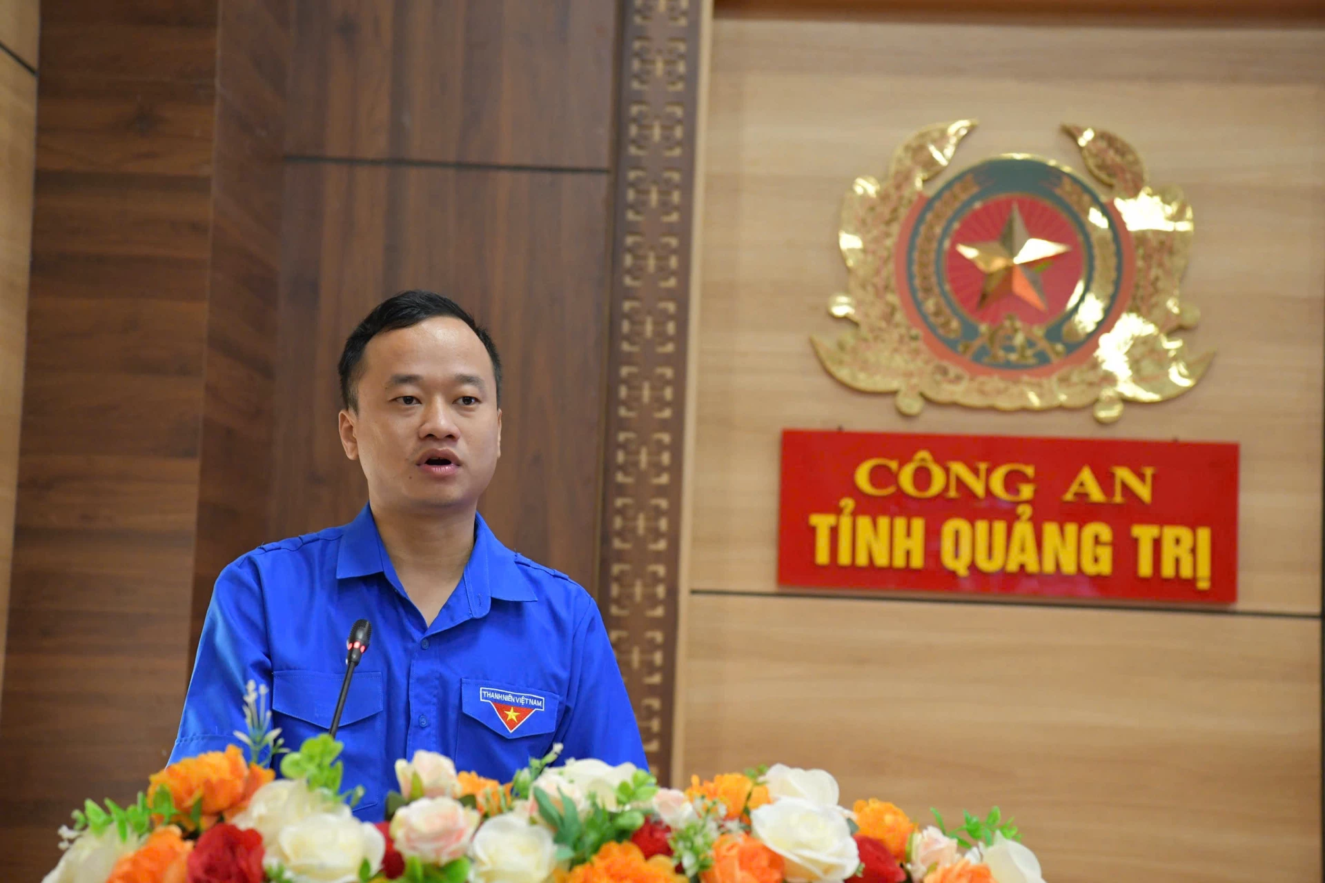 Đồng chí Phó Bí thư Tỉnh Đoàn phát động Chiến dịch “Mùa hè số cùng VNeID, hướng dẫn công dân số, đồng hành cùng Nhân dân thực hiện Đề án 06”- Ảnh: B.N