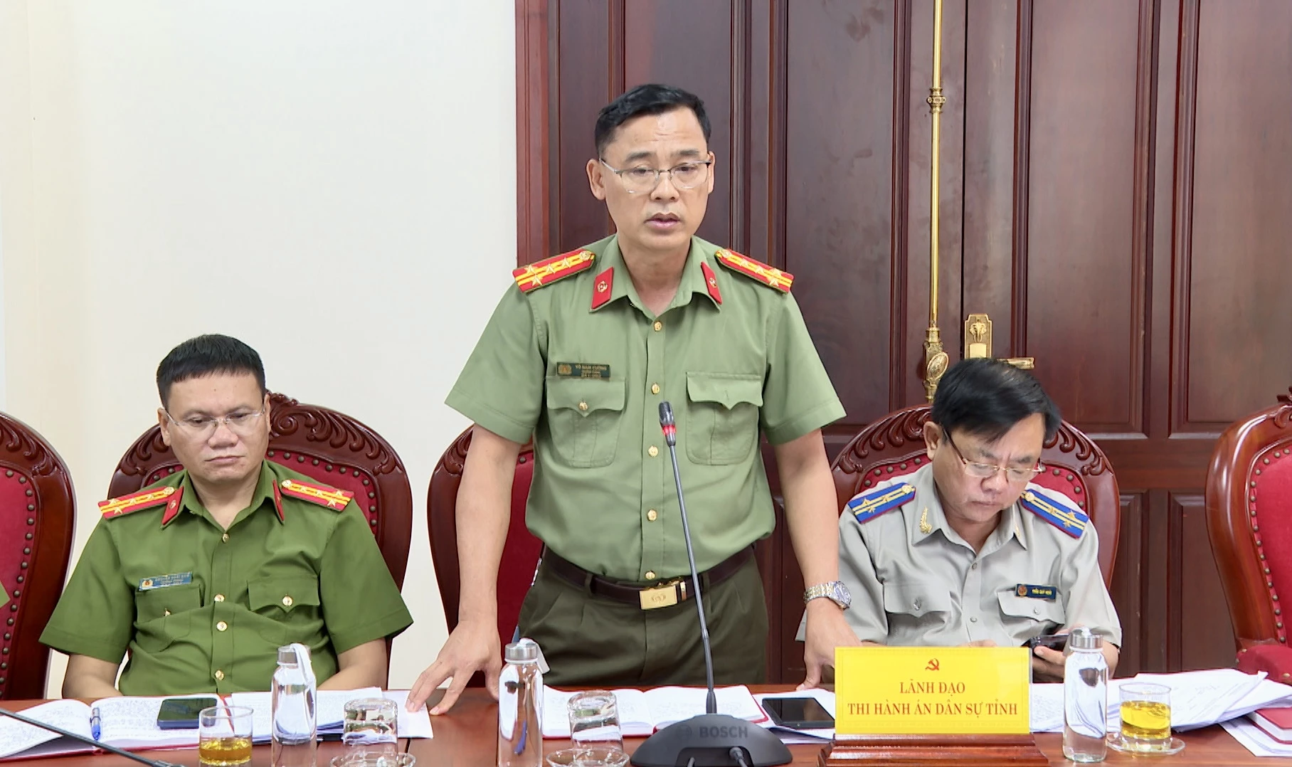 Đại biểu phát biểu thảo luận tại hội nghị - Ảnh: H.N