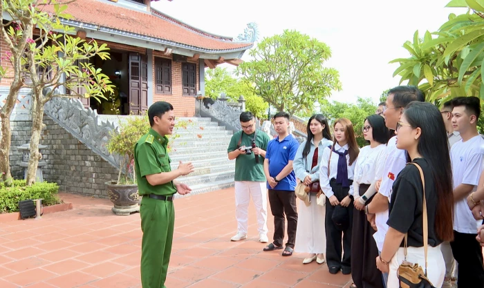Lặng thầm giữ lửa tri ân