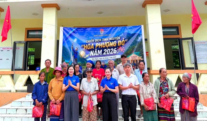 Tuổi trẻ Đồng Hới sôi nổi với chiến dịch 'Hoa phượng đỏ'