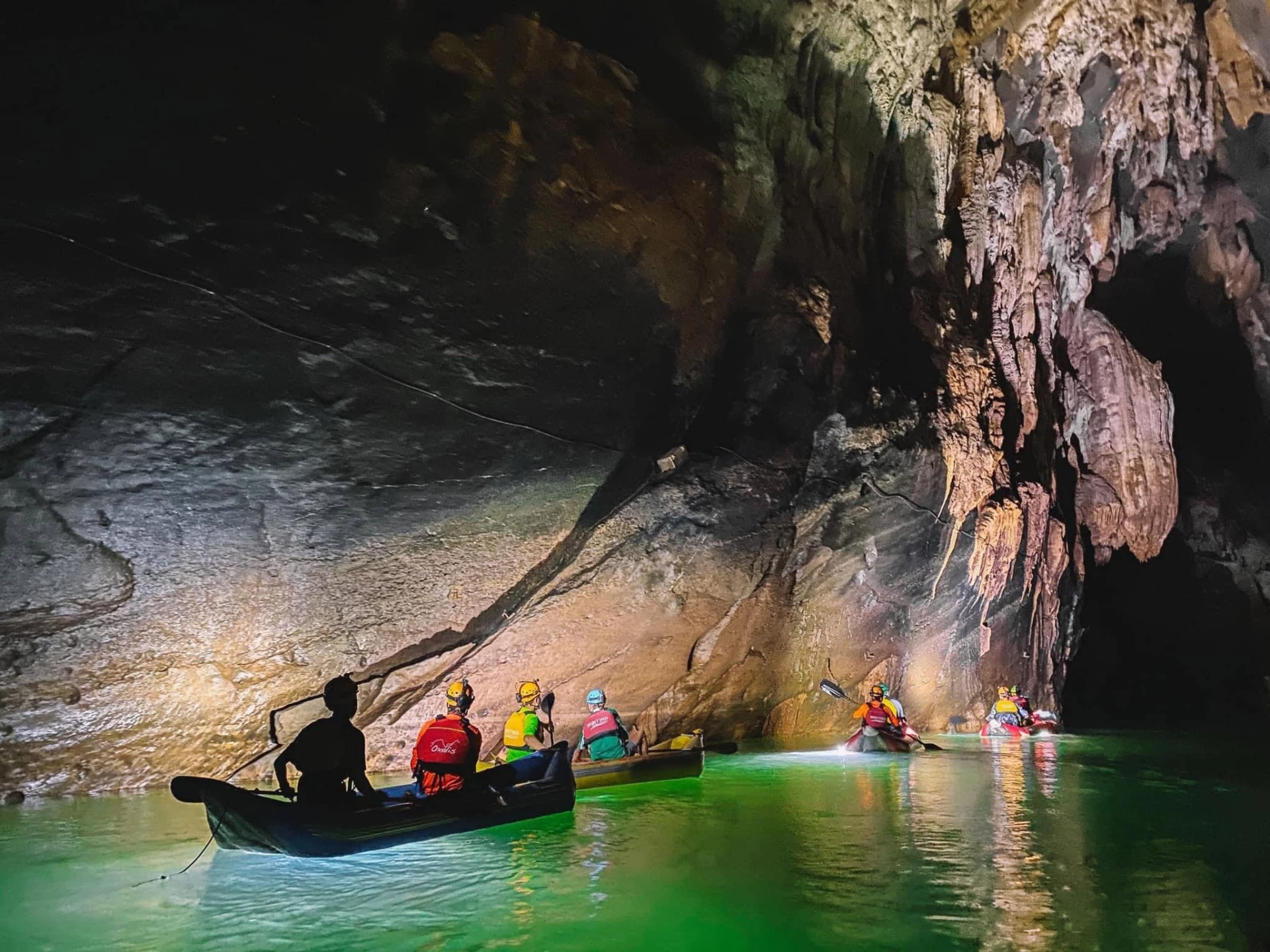 Hành trình khám phá 4,5km động Phong Nha bằng kayak - Nguồn: Vườn Quốc gia Phong Nha-Kẻ Bàng