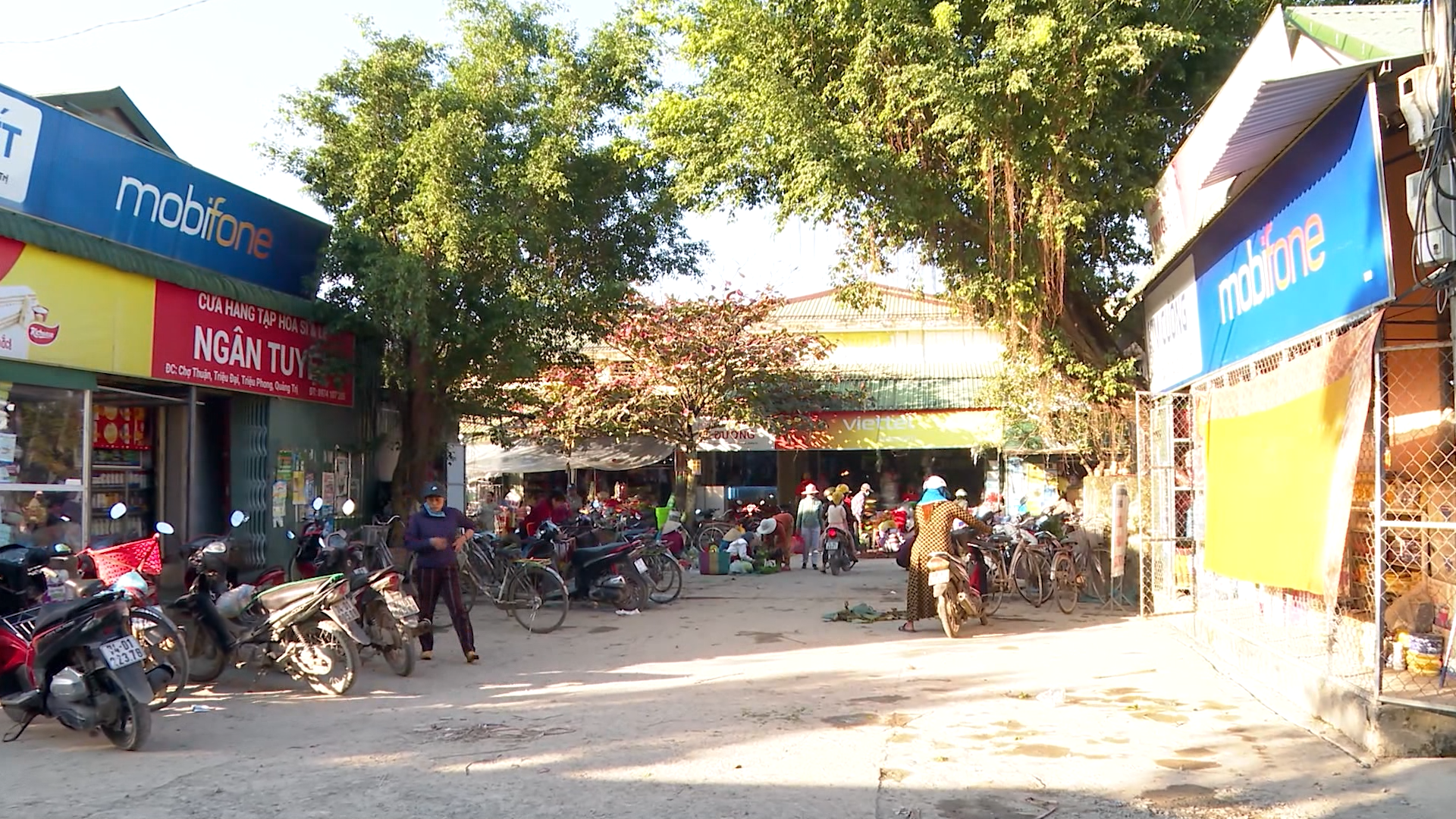 Ảnh 1: Một góc chợ Thuận - Ảnh: N.D