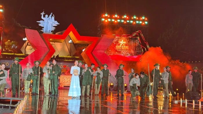 Tổng duyệt chương trình cầu truyền hình 'Sao sáng dẫn đường'