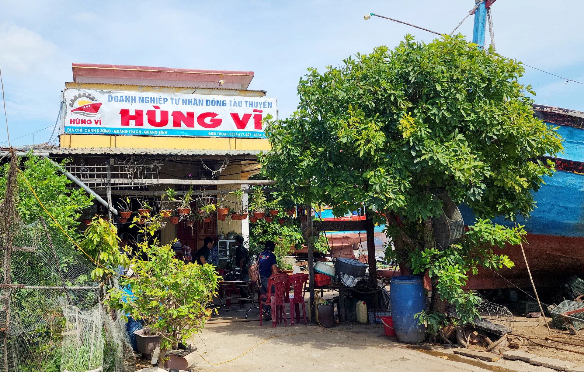 Doanh nghiệp tư nhân đóng tàu thuyền Hùng Vĩ của cựu chiến binh Cao Xuân Đố - Ảnh: T.L