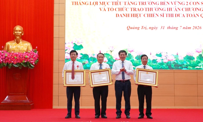 Phát động phong trào thi đua 'Quảng Trị quyết tâm thực hiện thắng lợi mục tiêu tăng trưởng bền vững 2 con số, giai đoạn 2026-2030'