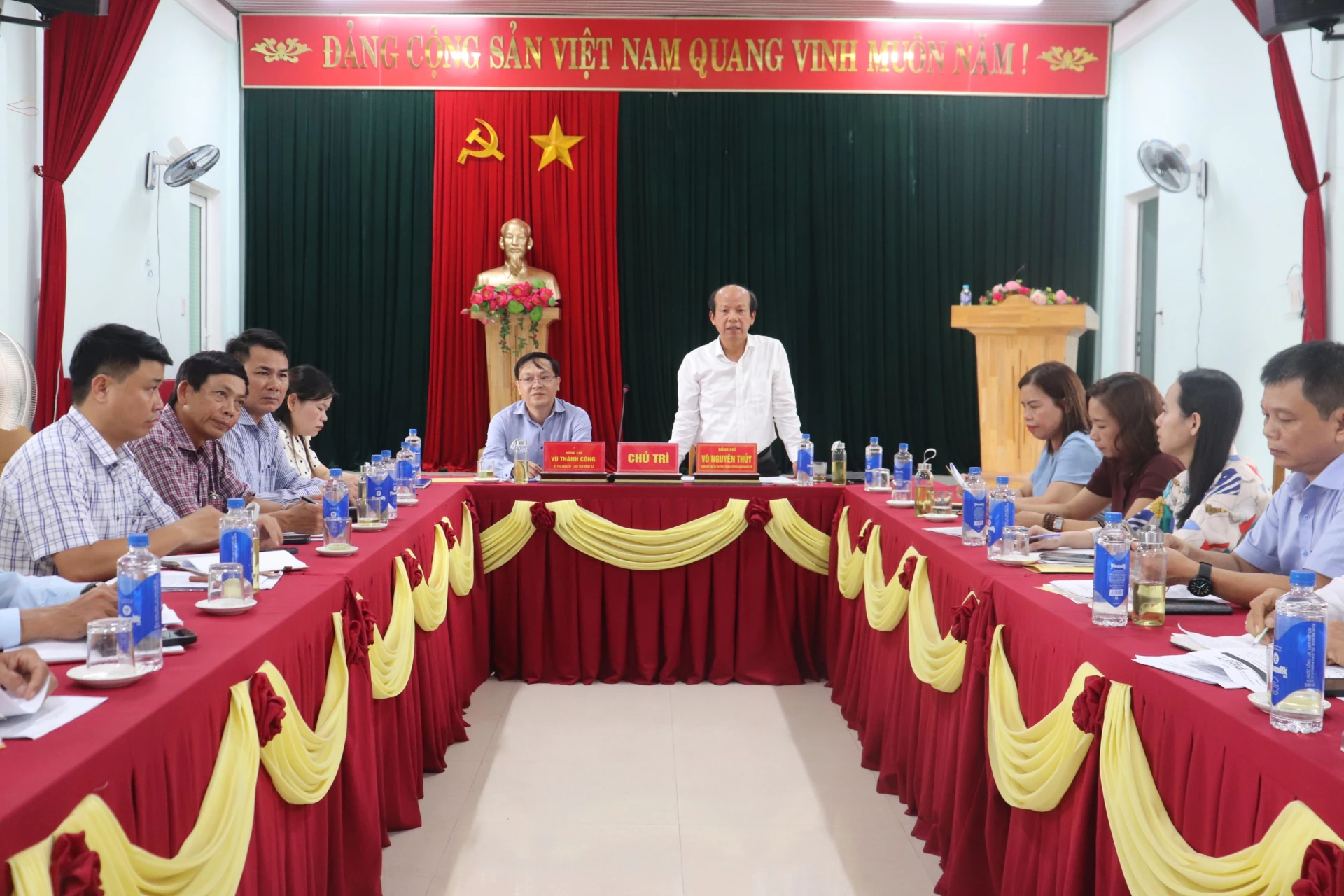 Đồng chí Võ Nguyên Thủy, Giám đốc Báo và PTTH Quảng Trị phát biểu đề xuất tại buổi làm việc - Ảnh: T.P