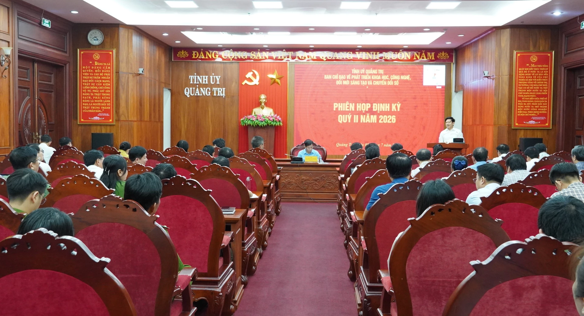 Quang cảnh phiên họp - Ảnh: Q.V
