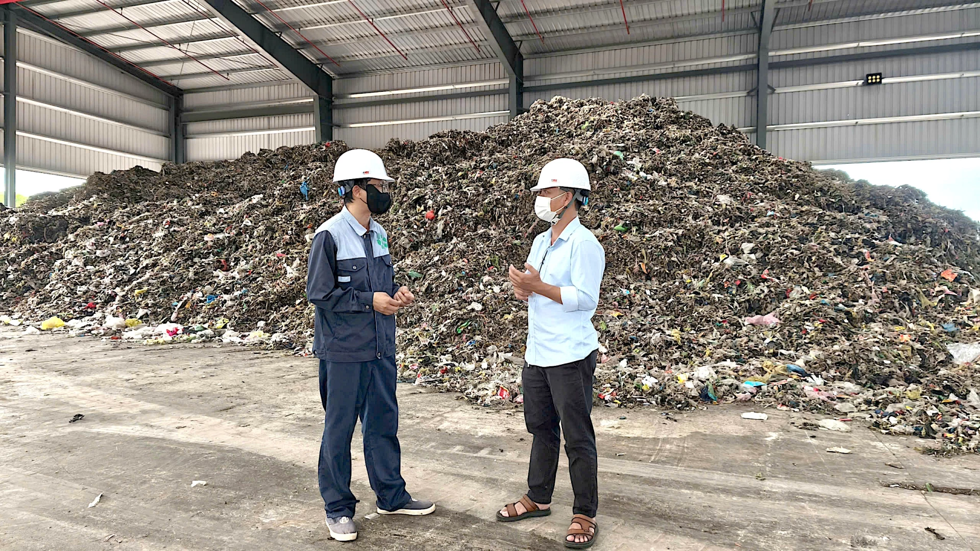 Nhà máy xử lý rác Trung Thuần đã cung cấp hơn 2.250 tấn nhiên liệu RDF cho 2 nhà máy xi măng: Sông Gianh và Văn Hóa - Ảnh: Quang Ngọc.